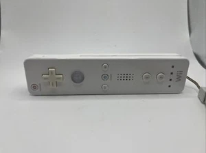 NEEDS REPAIR Nintendo Wii Remote White RVL-003 FOR PARTS NO POWER NO BACK - Picture 1 of 4