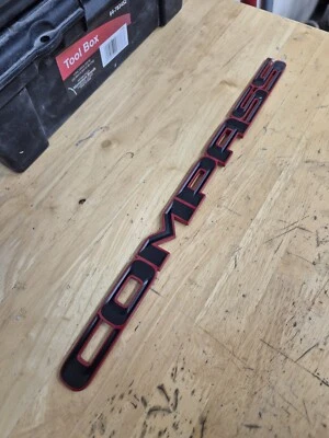 Emblema de puertas delanteras Mopar genuino usado OEM para Jeep Compass 68252644AA Foto 1 de 4