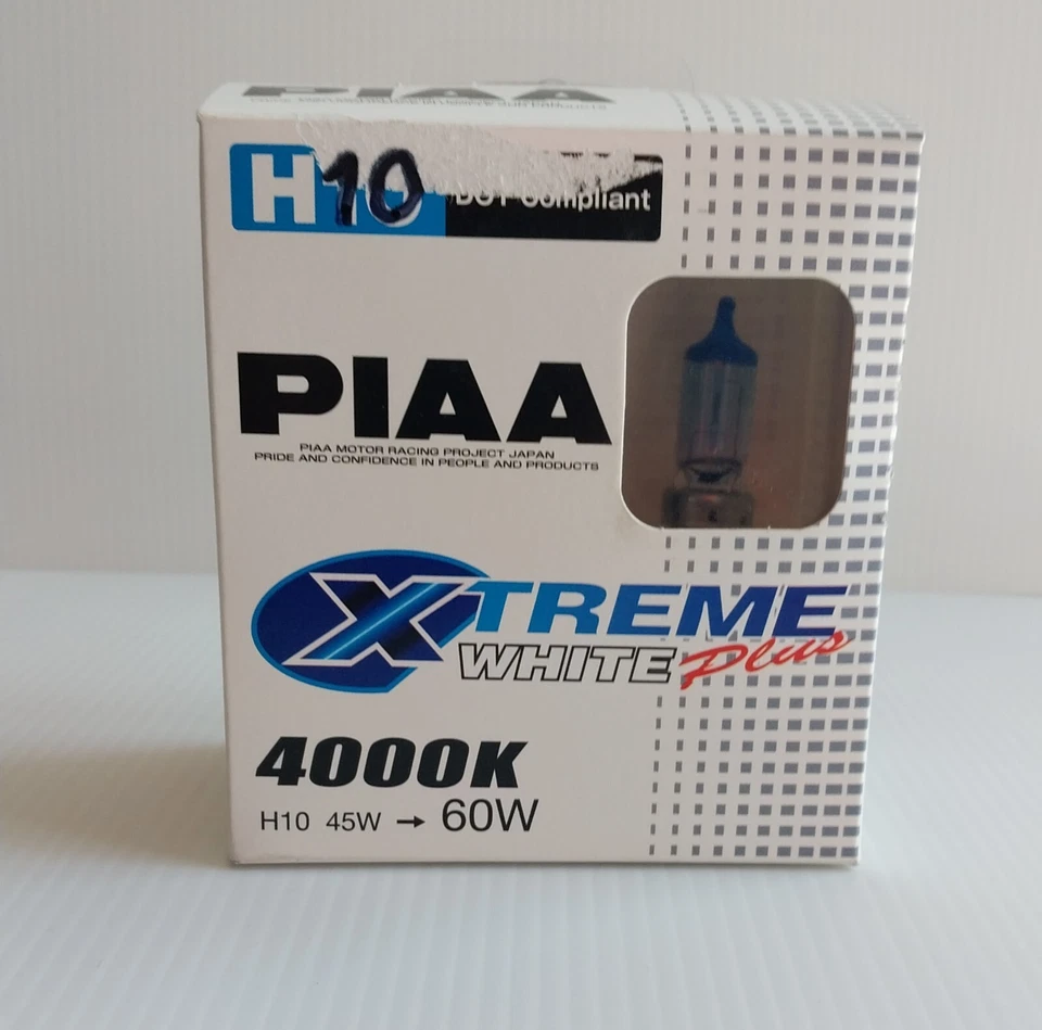 Paquete de 2 bombillas halógenas PIAA Xtreme White Plus y alto rendimiento H10 15210 Foto 1 de 4
