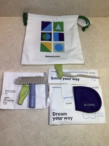 Level Airlines Premium Economy Cabin Amenity Kit mit Canvas Tasche Barcelona - Bild 1 von 9