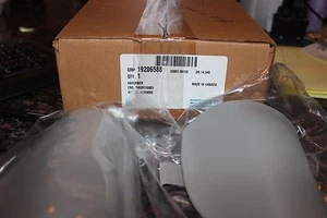 +NEW GENUINE GM Absorber Trim P/N 19206588 - Bild 1 von 4