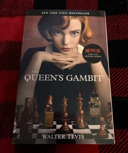 The Queen's Gambit by Walter Tevis Netflix Television Series Tie-In - Bild 1 von 2