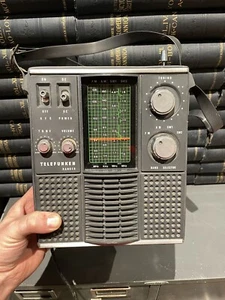 Needs TLC - Radio FM/AM/SW Telefunken Ranger de colección - Imagen 1 de 6