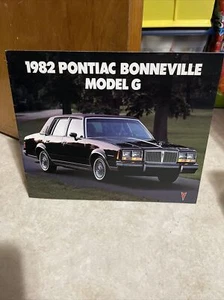 1982 Pontiac Bonneville Original Car Dealer Sales Brochure Catalog - Picture 1 of 3