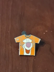 Disney Pin 85622 WDW - Tigger - T-Shirt Collection - 2011 Hidden Mickey - Picture 1 of 2