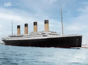 Poster fotografico RMS Titanic Leaving Southampton Maiden Voyage stampa a colori - Foto 1 di 2
