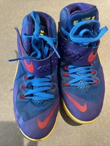 Nike Lebron Soldier VIII Size 5.5 Youth - Picture 1 of 7