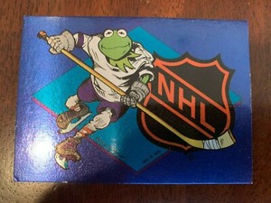 1994 Cardz NHL Trading Card Foil MUPPETS Take the Ice Chase Card  KERMIT