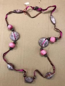 HALSKETTE EINSÄTZE HOLZ ROSA PERLEN METALL SATINBÄNDER MODESCHMUCK CIRCONF.CM140 - Bild 1 von 2