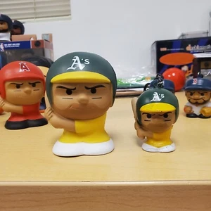 Matt Olson Jumbo Squeezy Mate - Series 2 (2022) and Free 2.5" Keychain! - Picture 1 of 9