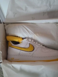 Size 8 - Nike Kobe Bryant x Air Force 1 Retro QS Low Lakers Home - Picture 1 of 3