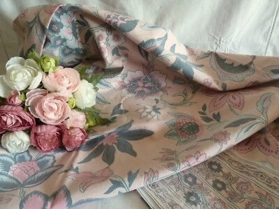 Ancienne nappe coton imprimée fleurs indienne tons rose 220/140cm - Photo 1/4