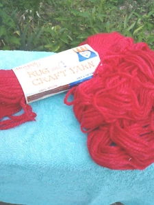 Alfombra e hilo artesanal Crafts Majesty 32 rojo 7,1 oz - Imagen 1 de 3