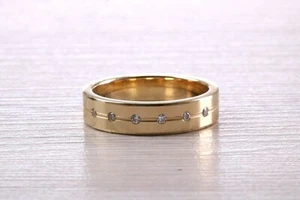Banda unisex de oro amarillo con conjunto de diamantes de 5 mm de ancho - Imagen 1 de 8