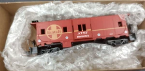 Vtg Athearn HO scale railroad Santa Fe Bay Window Caboose w/original box. 1286 - Picture 1 of 3