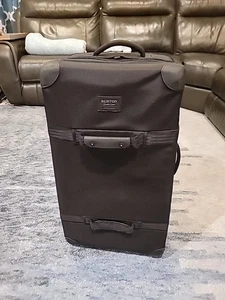 Bolsa de viaje Burton Wheelie Sub 120L dimensiones 31 pulgadas x 17 n x 14 pulgadas - Imagen 1 de 9