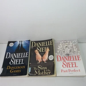 Lot of 3 Danielle Steel Large Print Paperback Books - Picture 1 of 13