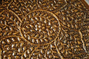 VINTAGE PERSISCHES NAHÖSTLICHES DURCHBOHRTES MESSINGTABLETT BLATT TRAUBE DESIGNS 15" - Bild 1 von 9