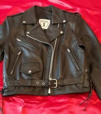  Blouson en cuir moto biker.Couleur Noir. - Photo 1/4