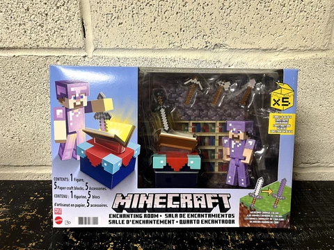 Minecraft Enchanting Room with 3.25" Steve & Accessories Set NEW DAMAGED BOX Cover