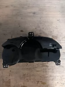 09-10 PONTIAC VIBE INSTRUMENT CLUSTER SPEEDOMETER TACH ODOMETER 61K KM - Picture 1 of 9