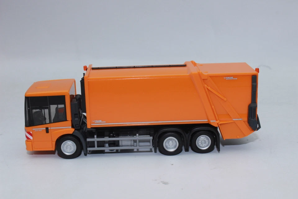Herpa 318273 Man TGX GM Allrounder Low Loader Lorry Max Wild 1:87 H0 New Boxed - Image 1 of 4