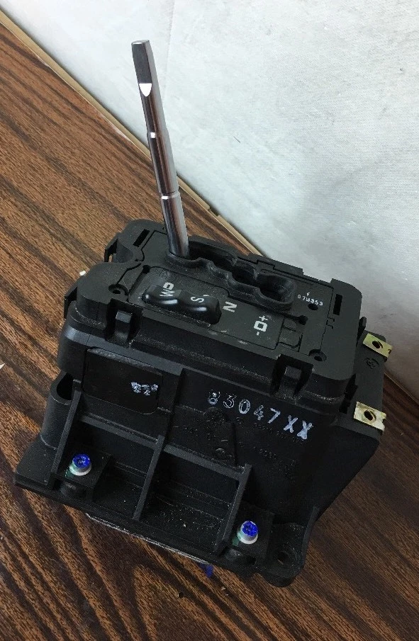 2000 20001 2002   MERCEDES E320 E430 W210 AUTOMATIC FLOOR SHIFTER   210267075 - Image 1 of 4