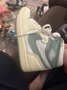 Nike Air Jordan 1 High Method of Make Jade Smoke FB9891-104 Womens New Size 7 - Picture 1 of 10