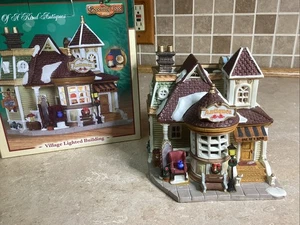 Villaggio di Natale Lemax 2004 "Unico nel suo genere, negozio di antiquariato" Coventry Cove - Foto 1 di 7