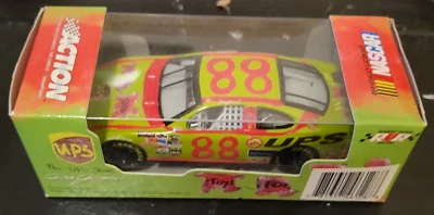 #88 Dale Jarrett / UPS - TOYS FOR TOTS 2005 acción escala 1:43 fundido a presión - NUEVO Foto 1 de 2
