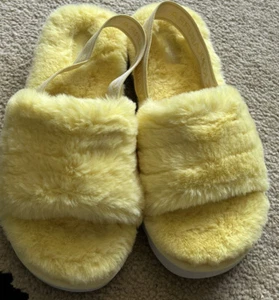 Sandalias de piel amarilla Koolaburra de Ugg talla 3 años. NUEVO - Imagen 1 de 9
