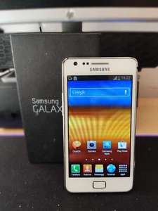 SAMSUNG Galaxy S II - Bianco - 16GB + Cover - Foto 1 di 7