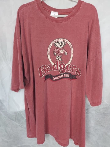 VTG Wisconsin Badger Adidas Made in Canada 2XL Graphic Shirt Cover