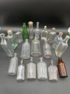 Botellas de boticario de vidrio vintage - ¡Lote de 19!!! - Imagen 1 de 20