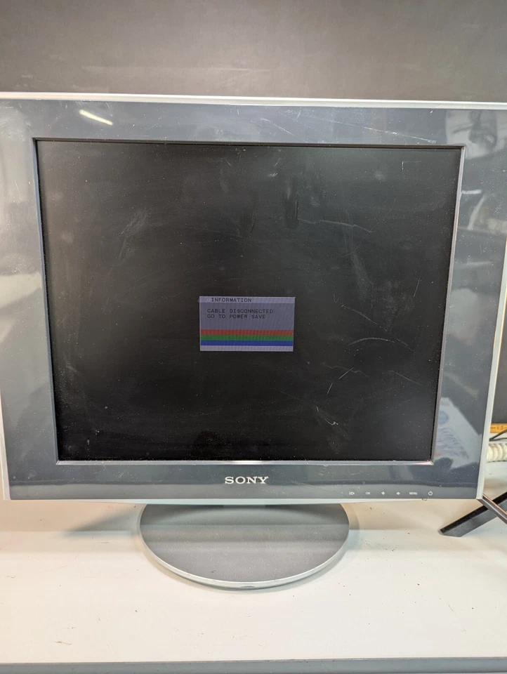 Sony SDM-HS73 LCD Monitor 17" inch  Retro Gaming Vintage Display HD15 port - Image 1 of 4