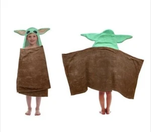 Star Wars Baby Yoda Grogu Poncho Kids Hooded Beach Towel Green & Brown NWT - Picture 1 of 3