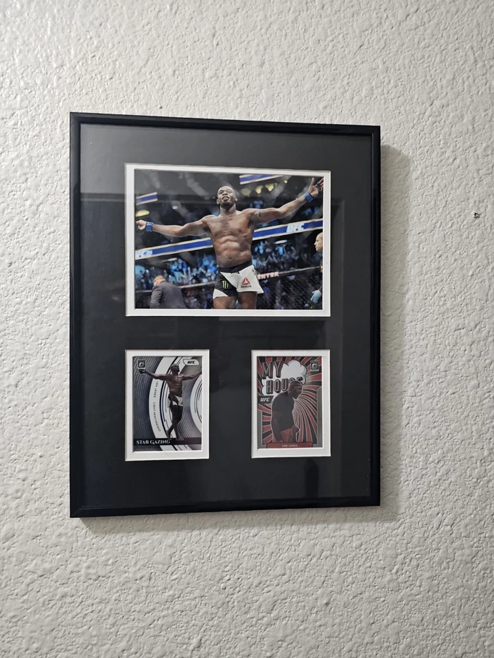 Foto de Jon Jones enmarcada por UFC. 11x14 pulgadas Foto 1 de 2