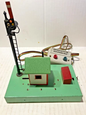 AMERICAN FLYER S GAUGE OPERATING ACCESSORY #758 "SAM THE SEMAPHORE MAN" EX. - Image 1 of 4