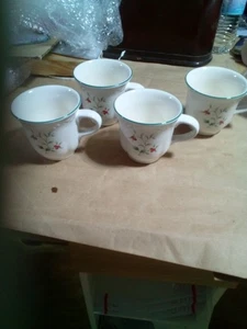 Pfaltzgraff Winterberry Cups Mugs Coffee Cocoa Stoneware - Set of 4 - Picture 1 of 4