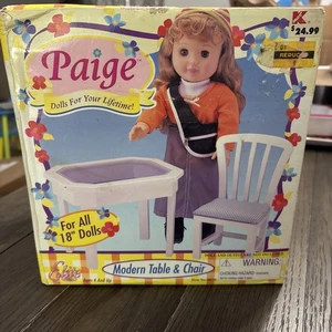 Juego de muebles modernos de mesa y silla de madera para muñeca Paige vintage. NUEVO EN CAJA - Imagen 1 de 9