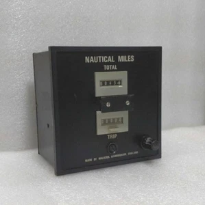 Thomas Walkers 2908-3-4 Commodore Log 110/120 VAC - Picture 1 of 9