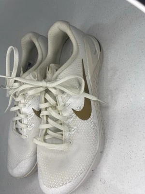 Zapatos Nike Para Mujer Metcon 4 Entrenador Agilidad Correr Champagne Talla 11.5 Foto 1 de 4