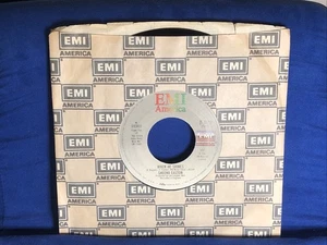 NICE NM Sheena Easton When He Shines B-8113 45 RPM 7” Vinyl Record Single - Bild 1 von 2