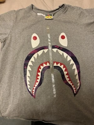 Camiseta BAPE Gris Tiburón Talla XS Excelente Estado Foto 1 de 4