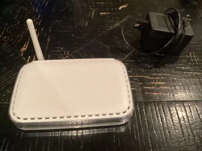 Netgear WGT624 v4 108 Mbps 4-Port 10/100 Wireless G Router - Image 1 of 2