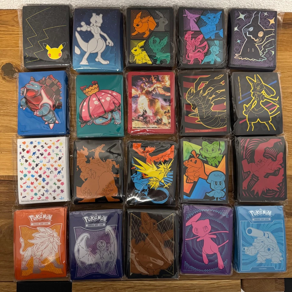 Original Pokemon Karten Sleeves 65x Hüllen - NEU & OVP - verschiedene Motive - Bild 1 von 1