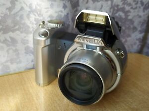 RARE vintage retro camera KONICA MINOLTA DIMAGE Z1 3.2 MEGA PIXEL