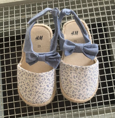 H&M BABY GIRL Denim Floral Shoes US SIZE 6.5 - Image 1 of 4
