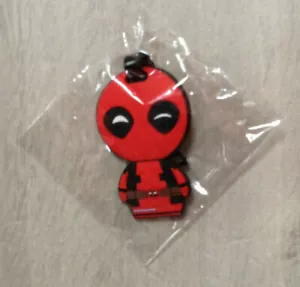Funko Pop! Etiqueta de equipaje/bolso Marvel Collector Corps DEADPOOL totalmente nuevo en bolso - Imagen 1 de 2