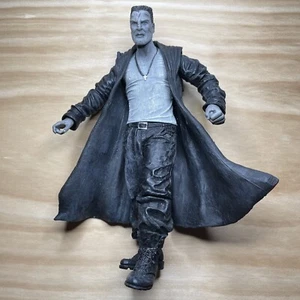 Sin City Marv Black and White Action Figure NECA Mickey Rourke Loose - Picture 1 of 2